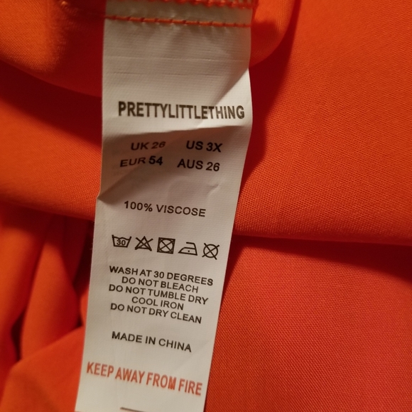 NWOT PRETTY LITTLE THING wrap top - Picture 4 of 7